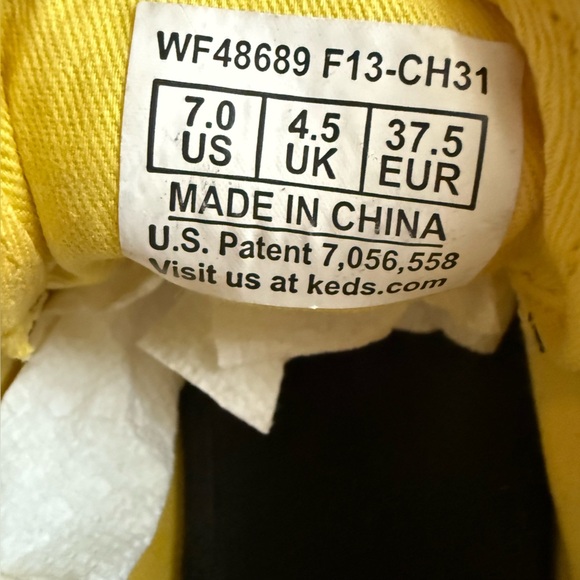 Kate Spade x Keds Size 7 Black & White apple print sneakers - Picture 7 of 10